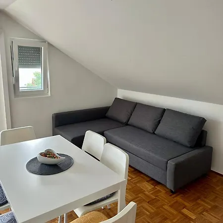 Sailhouse ביוגראד נה מורו