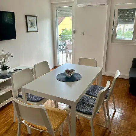 Sailhouse アパート ビオグラード・ナ・モル