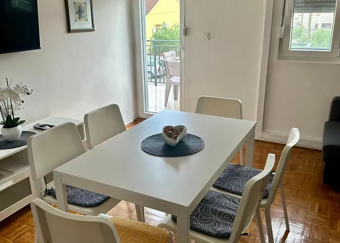 Sailhouse アパート ビオグラード・ナ・モル